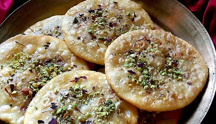 dishes to try in rajasthan,rajasthan,daal- baati and churma,ghevar