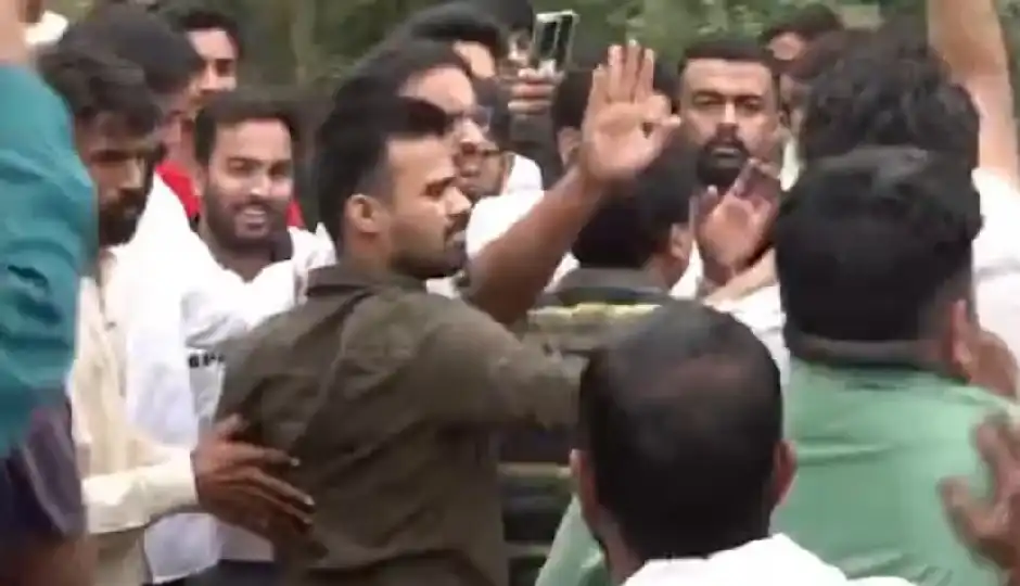 राजस्थान में 'स्कूल ठीक करो' मुहिम पर बवाल, CJP टीम पर ग्रामीणों का हमला; दौड़ाकर पीटा, गाड़ियों में तोड़फोड़