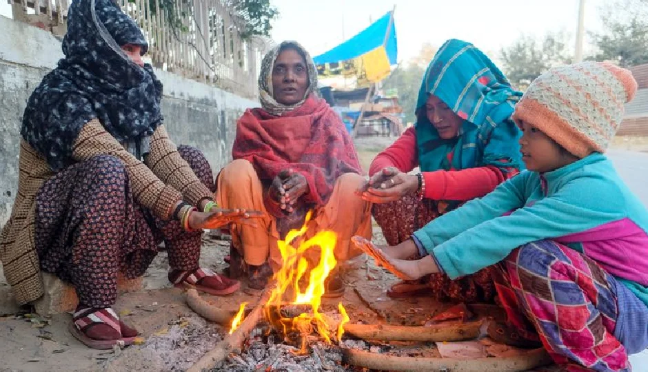 राजस्थान में कोल्ड का त्रिकाल संकट जारी, धुंध, शीतलहर और पाले से ठिठुरे लोग, 20 जिलों में अगले 72 घंटे कड़ाके की ठंड