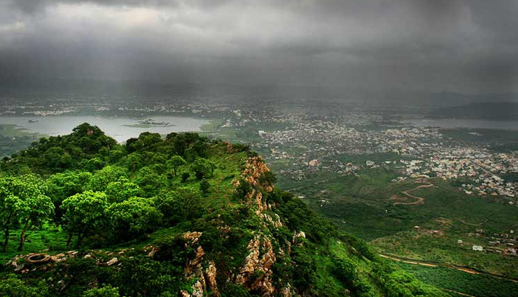 मानसून का उठाना चाहते है मजा तो बनाए राजस्थान की इन 6 खूबसूरत जगहों का प्लान