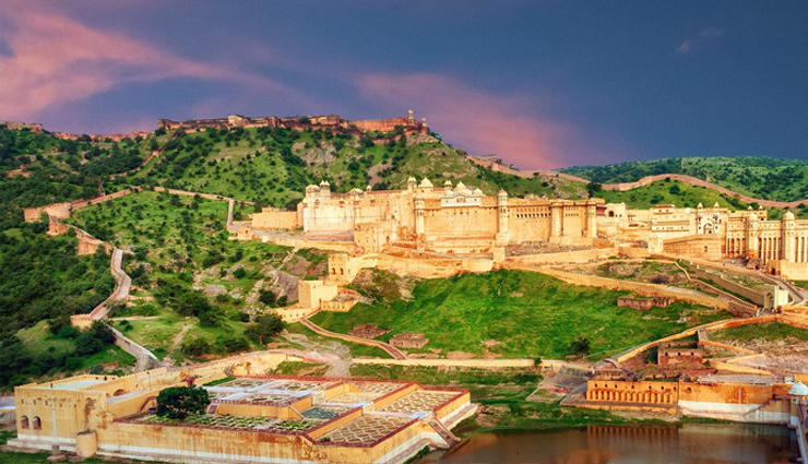 मॉनसून में घूमने के लिए जाना जाता हैं राजस्थान, लें यहां के इन पर्यटन स्थलों का मजा 