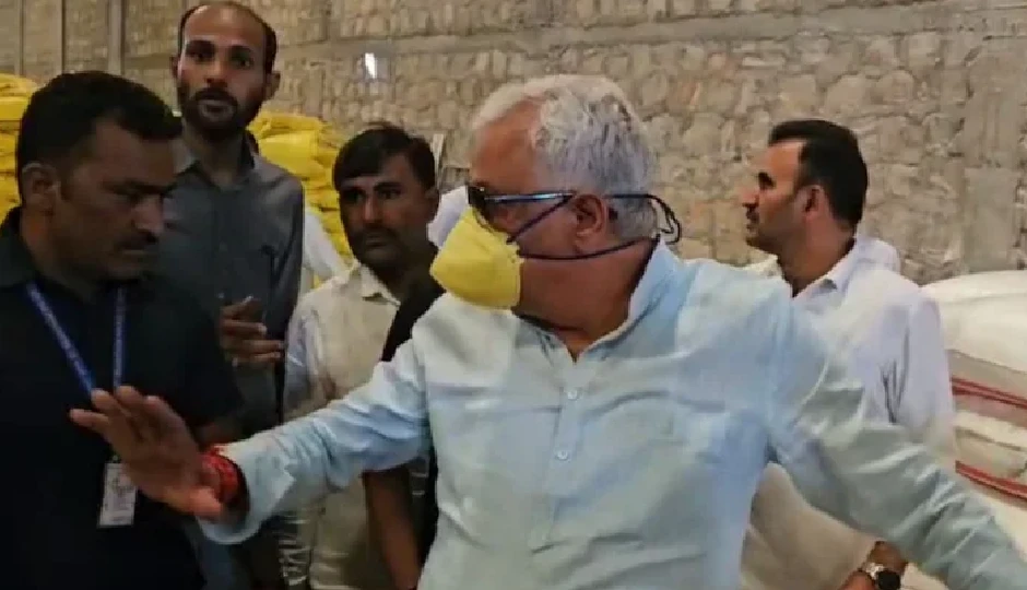 किरोड़ी लाल मीणा का सांचौर में बड़ा छापा, यूरिया की ब्लैक बिक्री और अवैध खाद निर्माण का भंडाफोड़; फैक्ट्री मालिक तलब