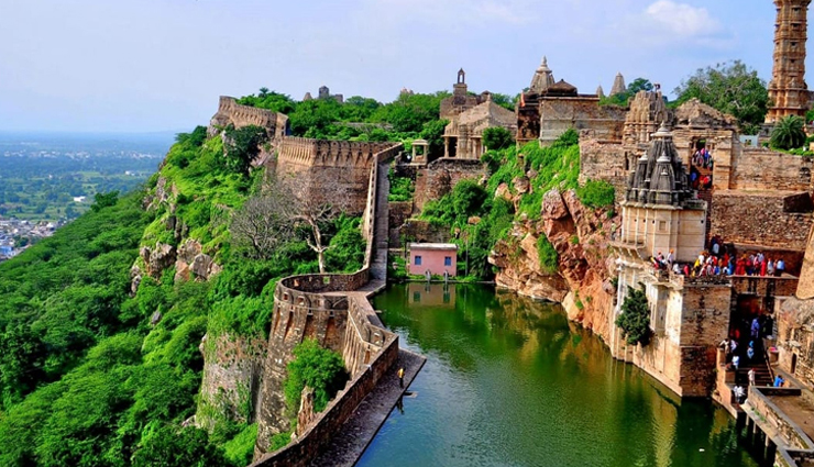 the architecture of these 8 forts of rajasthan wins everyones heart must visit them,holiday,travel,tourism