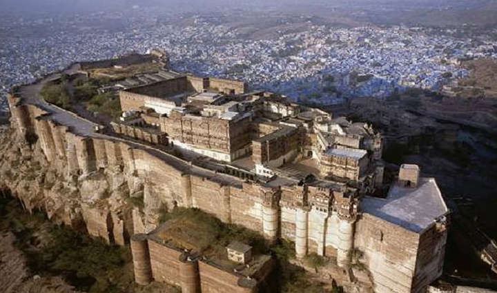 holidays in the blue city of rajasthan visit the majestic palaces and forts with camel safari,holiday,travel,tourism,rajasthan tourism,tourist places in rajasthan,jodhpur,holidays in jodhpur,tourist places in jodhpur,places to visit in rajasthan blue city jodhpur,rajasthan tourist places in hindi