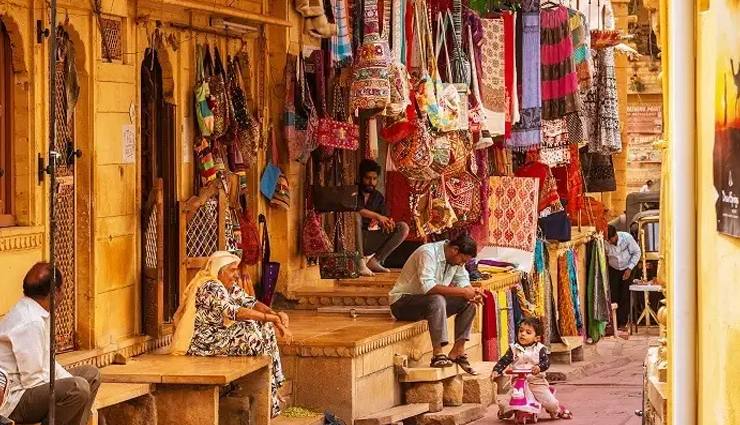 these markets of rajasthan are popular all over the country you will get a lot of traditional things,holiday,travel,tourism
