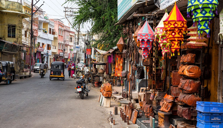 these markets of rajasthan are popular all over the country you will get a lot of traditional things,holiday,travel,tourism