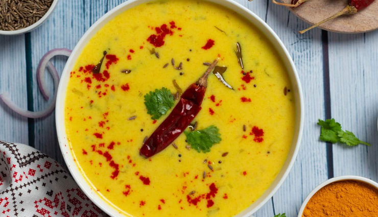 rajasthan cuisine favorites,popular dishes of rajasthan,traditional rajasthani food,famous rajasthani recipes,rajasthani culinary delights,must-try dishes in rajasthan,authentic rajasthani cuisine,rajasthani street food specialties,royal rajasthani delicacies,flavors of rajasthan cuisine