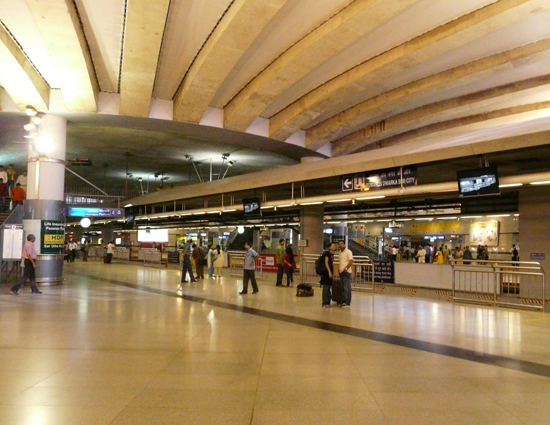 राजीव चौक पर चली पोर्न वीडियो ने उड़ाए सबके होश 
