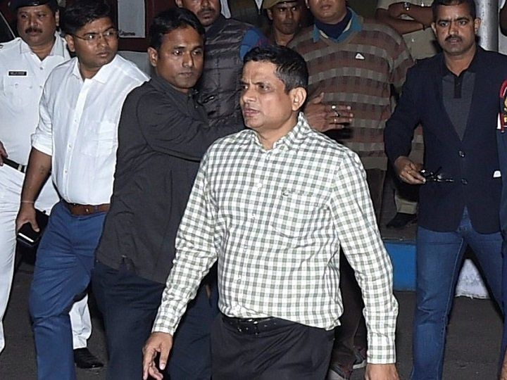 शिलॉन्ग: शारदा घोटाले में पूछताछ के लिए CBI दफ्तर पहुंचे पुलिस कमिश्नर राजीव कुमार, पूछे जा सकते हैं ये सवाल saradha chit fund scam,kolkata police commissioner rajeev kumar,cbi,shillong,inquiry,mamata banerjee,supreme court