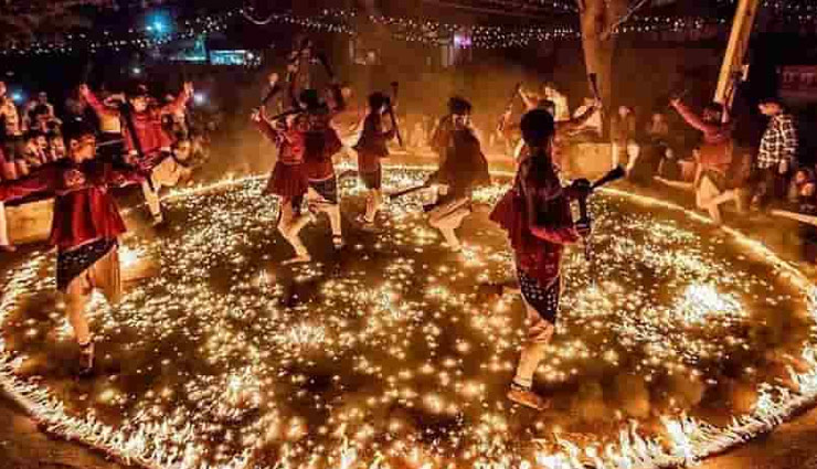 navratri 2024,garba in gujarat,places for garba in gujarat,best garba spots in gujarat,navratri garba venues,garba ahmedabad,vadodara garba,rajkot garba,surat garba,gmdc ground garba,karnavati club garba,united way garba vadodara,laxmi vilas palace garba,kirti stambh garba,race course ground rajkot,jubilee garden garba,navratri garba celebration,garba dance festival gujarat,top navratri garba venues