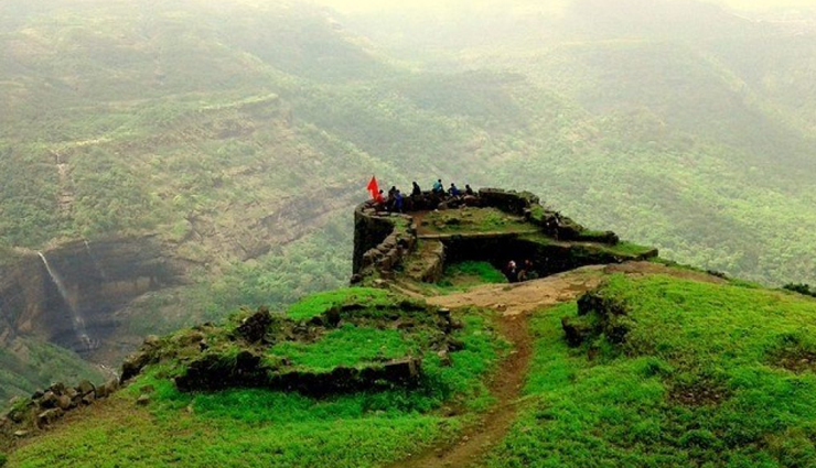 maharashtra,trekking spots in maharashtra,matheran trek,kalasubai trek,korigad fort trek,tikona trek,rajmachi trek,bhimashankar,harishchandragad,travel,holidays,travel guide,travel tips