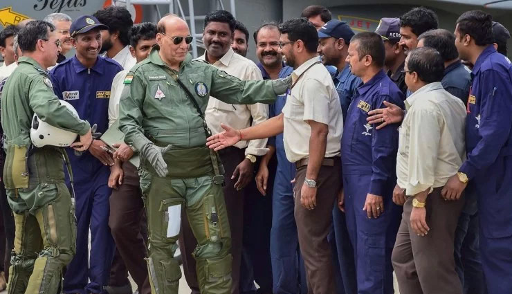 lca tejas,lca tejas mk2,lca tejas mk2 specifications,lca tejas photos,rajnath singh lca tejas pictures,rajnath singh tejas photos,rajnath singh news in hindi,news,news in hindi