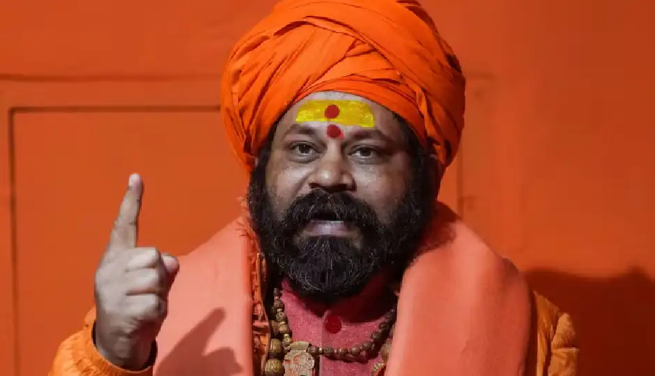 अयोध्या मछली भोज विवाद: लाइव डिबेट में राजू दास ने कांग्रेस प्रवक्ता को दी गालियां, वीडियो वायरल