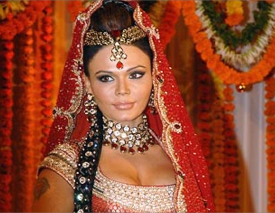 राखी सावंत को दुबारा गिरफ्तारी वारंट