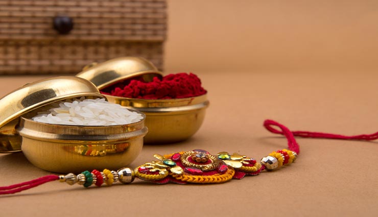 Rakhi Special 2019: बहिन को तोहफा देने के लिए करें इन 5 चीजों का चुनाव, आएगी चहरे पर मुस्कान