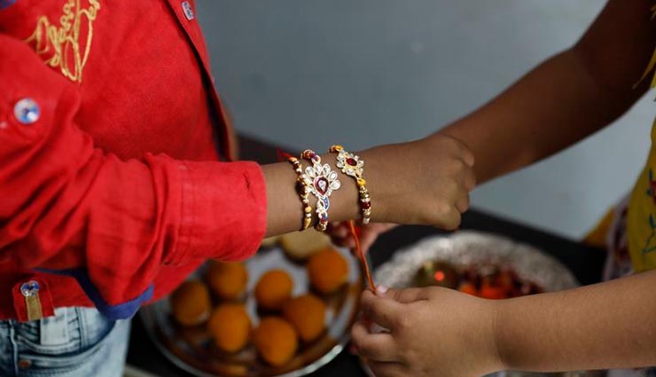 teej,karva chauth,vat purnima,onam,gangaur,raksha bandhan,krishna janmaashtami,ganesh chaturthi,navratri,vijayadashami,10 most celebrated festivals of india