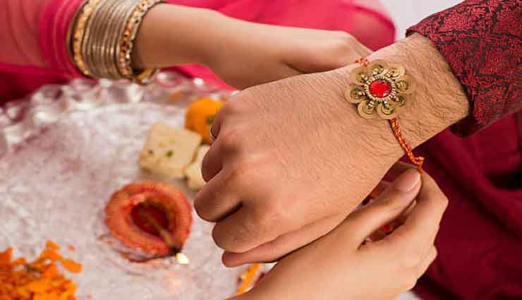जीवन की परेशानियां दूर करेगा रक्षाबंधन का त्यौहार, भाई-बहन को करने होंगे ये उपाय
