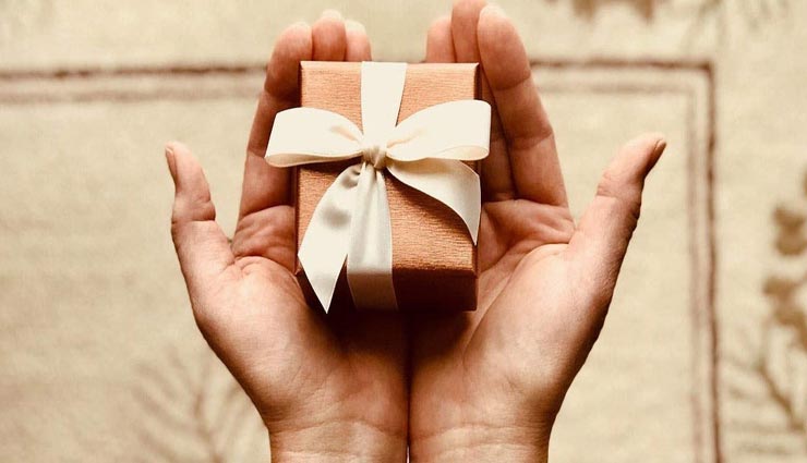 rakshabandhan,rakshabandhan gifts,avoid giving these gift to sister,rakhi 2019,rakhi special
