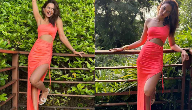 रेड ड्रेस में रकुल प्रीत सिंह ने फ्लॉन्ट किए अपने लेग्स, देख फैंस के उड़े होश