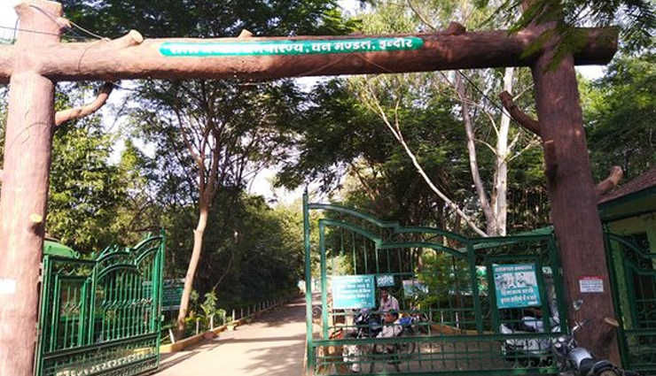 indore,madhya pradesh,famous places in indore,indore travel,indore travel guide,travel tips in hindi