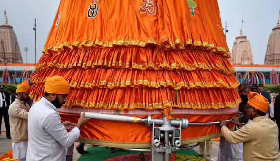 अयोध्या राम मंदिर के शिखर पर फहराए जाने वाली धर्म ध्वजा की पहली झलक, देखें तस्वीरें