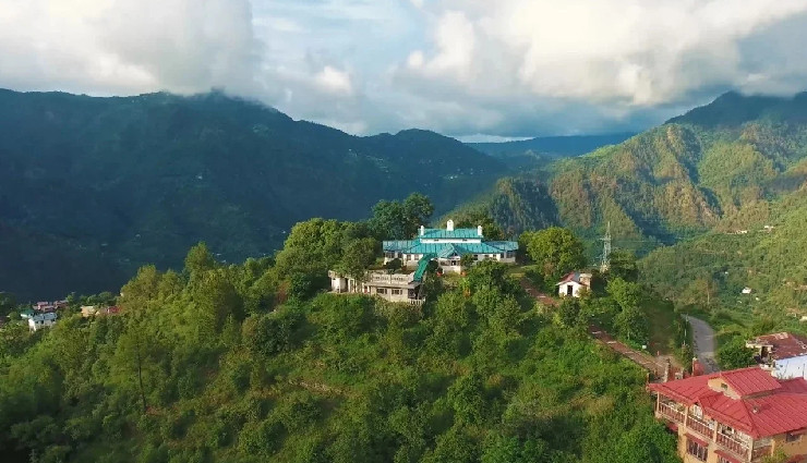 mukteshwar travel guide,mukteshwar must-see places,mukteshwar temple,sitla mukteshwar,ramgarh attractions,chauli ki jali,peora birdwatching,bhalugaad falls,indian veterinary research institute,mukteshwar inspection bungalow,methodist church mukteshwar