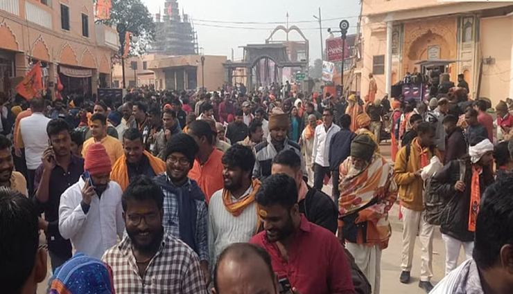 अयोध्या जाने वाली सभी बसों को यूपी रोडवेज ने रोका, अनियंत्रित भीड़ को देखते हुए उठाया कदम