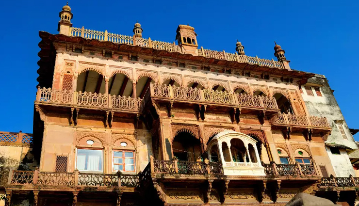 सावन में अद्भुत नजारा पेश करते हैं बनारस के मंदिर और घाट, कभी शांत नहीं होती मणिकर्णिका घाट की अग्नि banaras ghats in varanasi,varanasi ghat attractions,exploring banaras ghats,famous ghats of varanasi,varanasi riverfront ghats,must-visit ghats in banaras,spiritual significance of varanasi ghats,ghat rituals in banaras,varanasi ghats at dawn and dusk,serene experience at banaras varanasi ghat