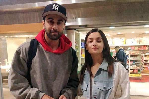 15 साल पहले ही रणबीर की 'दुल्हन' बनने वाली थीं आलिया, लेकिन इस वजह से नहीं बनी बात bollywood,alia bhatt,ranbir kapoor,photoshoot,balika vadhu