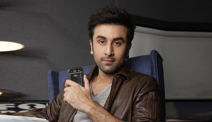 जानिए विवाह समारोह में डांस करने की क्या फीस लेंगे आपके पसंदीदा कलाकार Akshay Kumar,Hrithik Roshan,Salman Khan,ranveer singh,priyanka chopra,sunny leone,ranbir kapoor,katrina kaif,malaika arora khan,sonakshi sinha,fees taken by bollywood celebrities in marriage functions