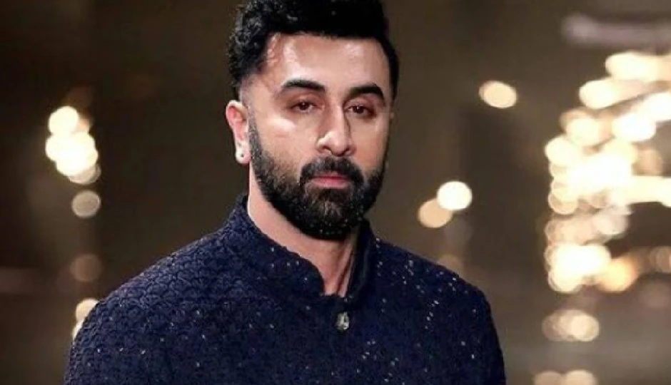 'इज्जत नहीं गंवानी...', शादियों में पैसे लेकर डांस करने वाले सितारों पर रणबीर कपूर का पुराना इंटरव्यू फिर चर्चा में