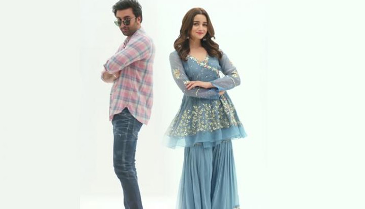 ‘ब्रह्मास्त्र’ से पहले दर्शकों को विज्ञापन में एक साथ नजर आए रणबीर-आलिया, फैशन को प्रमोट करते दिखे