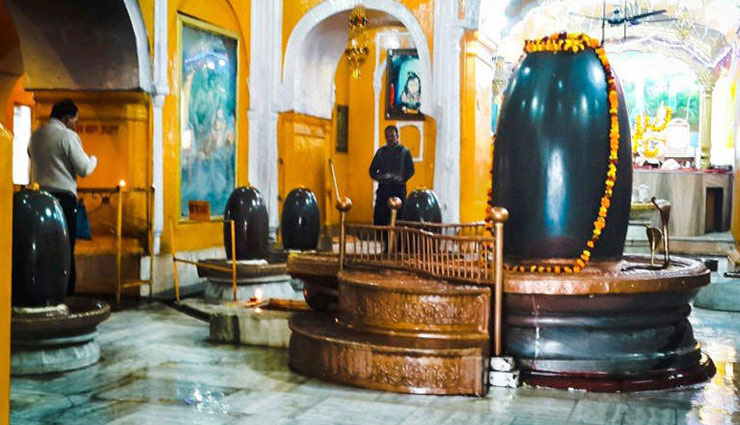 जम्मू शहर का रणवीरेश्वर मंदिर जहां पर स्थित है उतरी भारत का सबसे बड़ा शिव लिंग