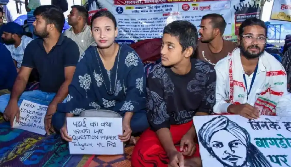 झारखंड छात्र आंदोलन के 24वें दिन सरकार से फिर बातचीत, चार मंत्रियों से मिलेंगे JPSC-JSSC रिफॉर्म मंच के प्रतिनिधि