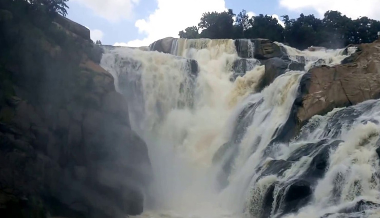 ranchi waterfall,waterfalls to visit in ranchi,hundru falls,jonha falls,dassam falls,hirni falls,panch ghagh