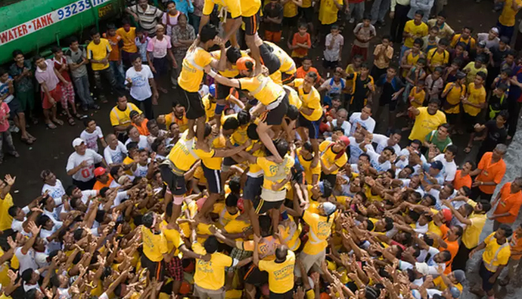 holi,types of holi,types of holi in india,phoolon ki holi,vrindavan and pushkar,royal holi,udaipur,lathmar holi,uttar pradesh,shigmo,goa,rang panchami,maharashtra,hola mohalla,punjab,dola utsav,odisha,travel,holi special