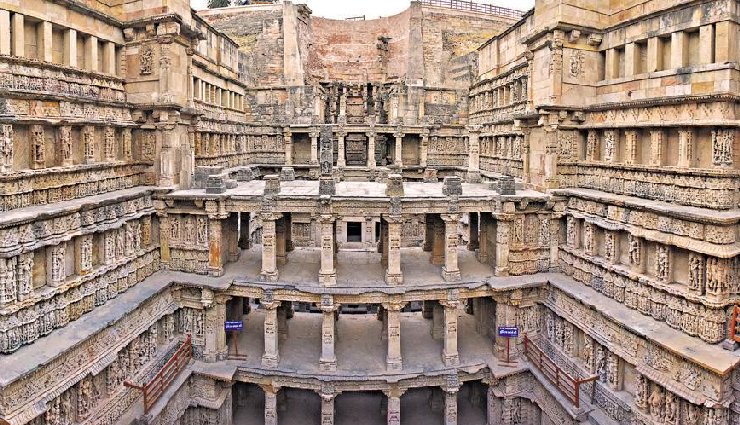 historical places in gujarat,must-visit places in gujarat,dwarkadhish temple,laxmi vilas palace,modhera sun temple,rani ki vav,dholavira heritage site,prag mahal bhuj,aina mahal bhuj,sabarmati ashram,champaner-pavagadh archaeological park,kirti temple porbandar