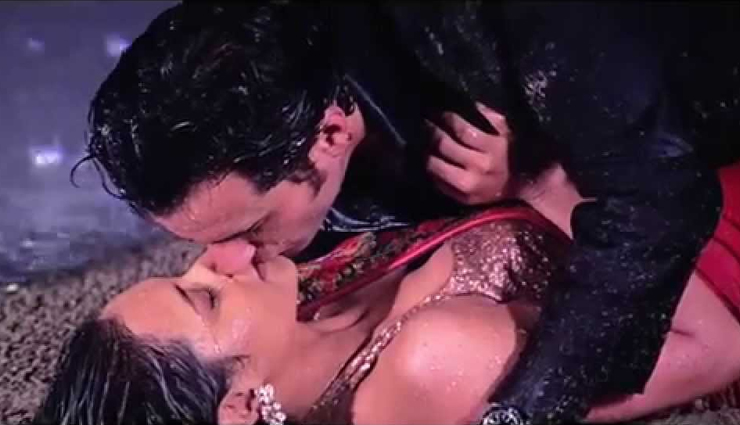 hot kiss of bollywood,international kiss day,bollywood celebrities kiss,erotic kiss scenes,kissing scenes that created the hotness,valentines special