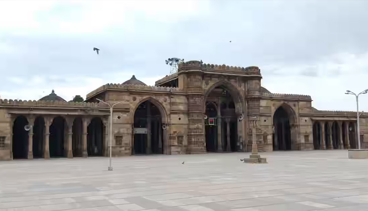 10 historical sites near ahmedabad,historical places near ahmedabad,sabarmati ashram,jami masjid ahmedabad,bhadra fort ahmedabad,adalaj ni vav,sarkhej roza,rani no hajiro,teen darwaza ahmedabad,hutheesing jain temple,sidi saiyyed mosque,dada harir vav,historical landmarks near ahmedabad,ahmedabad heritage sites,places to visit near ahmedabad,ahmedabad historical tours