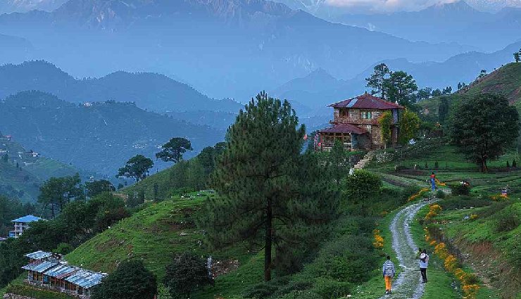 beautiful hill stations in uttarakhand,top places uttarakhand,uttarakhand tourism,mussoorie,nainital,ranikhet,chopta,binsar,almora,mukteshwar,pithoragarh,dhanaulti,hill station vacations,uttarakhand travel guide,adventure activities uttarakhand,best places in uttarakhand,things to do in uttarakhand