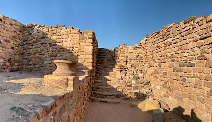 rann utsav,places to visit during rann utsav,black magnetic mountains,birders paradise at mandvi,unearthing history at dholavira,ancient buddhist paintings at siyot,spotting the rare indian bustard