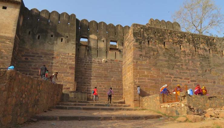 ranthambore fort,ranthambore national park,facts about ranthambore fort,tourism,travel,holidays
