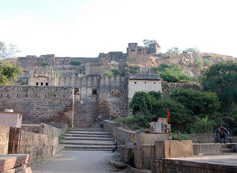 forts in rajasthan,amer fort,chittorgarh fort,jaisalmer fort,ranthambore fort,junagarh fort bikaner