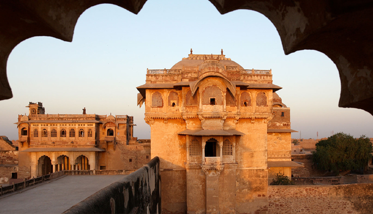 amazing stay in rajasthan,off track hotels in rajasthan,ramathra fort,rohet garh,mihir gar,rawla narlai,devi garh,shahpura bagh,manvar desert camp,chhatra sagar,samode palace,ranvas,travel,travel guide,travel tips,holidays,india tourism,rajasthan tourism