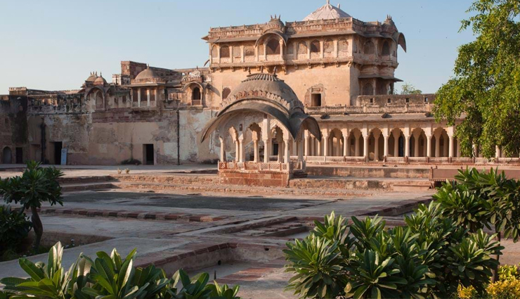 heritage hotels,magnificent forts,india,india travel,india tourism,tourist places in india,india travel guide,holidays in india