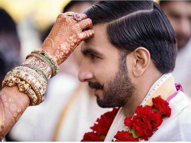 दीपिका पादुकोण, रणवीर सिंह ने शेयर की शादी की नई तस्वीरें, बेंगलुरु में कल रिसेप्शन, देखे bollywood,ranveer singh,deepika padukone,ranveer deepika marriage pics,marriage pics,deepika ranveer marriage photos