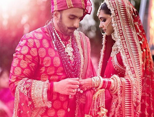 दीपिका पादुकोण, रणवीर सिंह ने शेयर की शादी की नई तस्वीरें, बेंगलुरु में कल रिसेप्शन, देखे bollywood,ranveer singh,deepika padukone,ranveer deepika marriage pics,marriage pics,deepika ranveer marriage photos