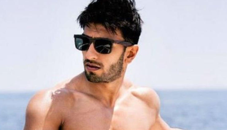 HAPPY BIRTHDAY- 10 Intresting Facts About The Kalaakar of Bollywood 'Ranveer Singh'