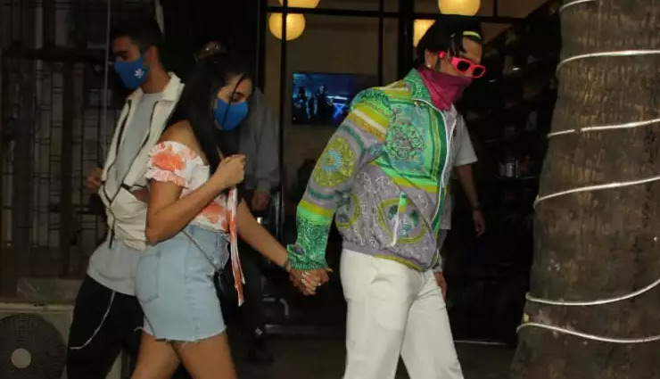 ranveer singh,ranveer singh neon pink glasses,ranveer singh christmas shopping,ranveer singh fashion,ranveer singh news