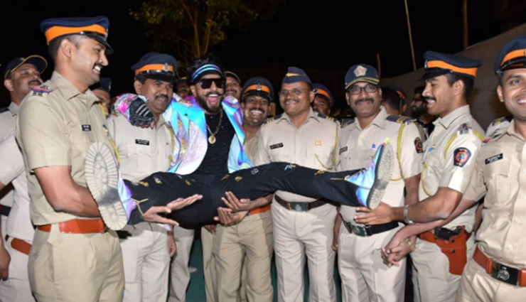Ranveer Singh gets trolled on Instagram for his inappropriate picture with police officials at Umang 2019